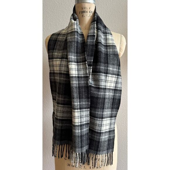 Cawdor Castle Scotland Wool Cashmere Gray Plaid Scarf EUC 11X60 - Picture 2 of 4